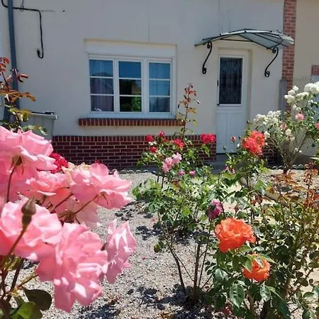 Holiday home Aux Douceurs Des Roses Feuquieres-en-Vimeu