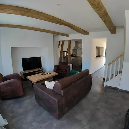 Holiday home Aux Douceurs Des Roses