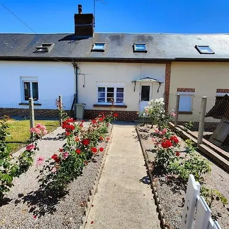 Holiday home Aux Douceurs Des Roses Feuquieres-en-Vimeu